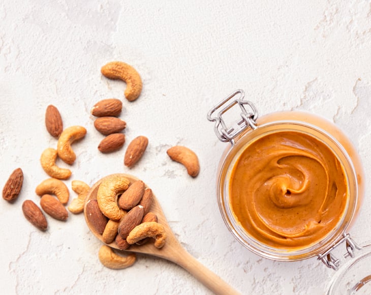 homemade-nut-butter-with-almonds-and-cashews-mix