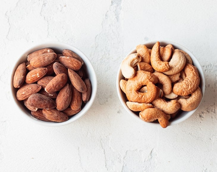 organic-almonds-and-cashews-mix-2-min