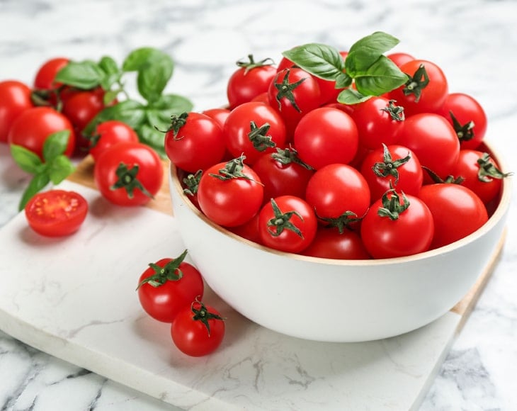 fresh-ripe-tomatoes-min