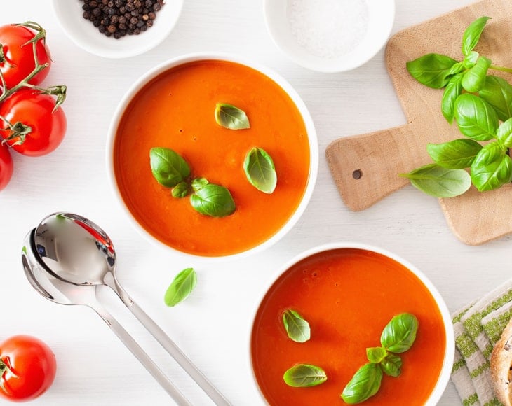 homemade-tomato-soup-with-organic-tomato-powder-min