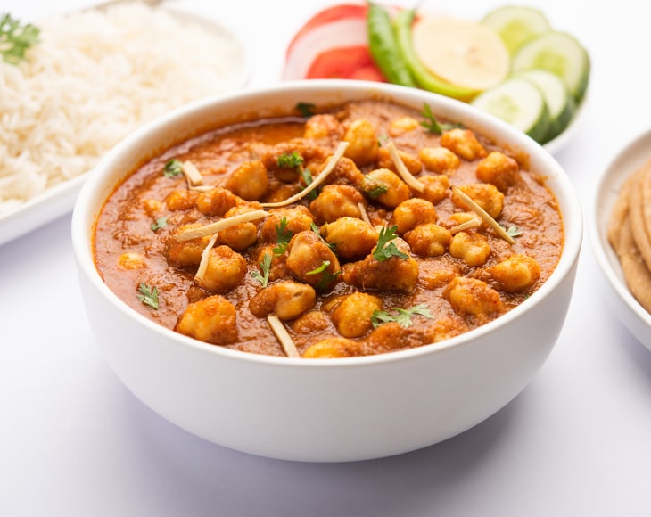 chana-masala-with-chickpeas-min