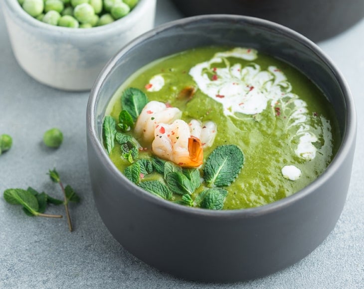 cream-soup-with--green-peas-and-shrimp-min