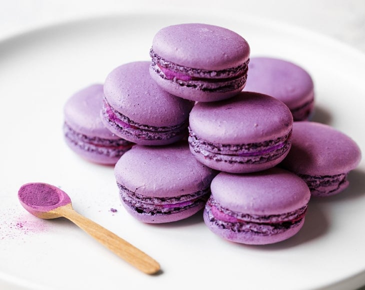 homemade-violet-macarons-with-organic-purple-sweet-potato-powder-min