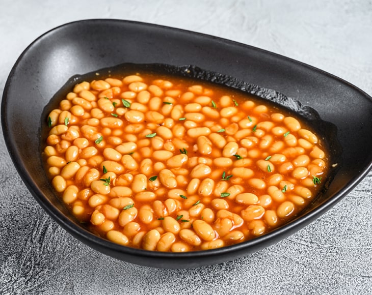 organic-navy-beans-with-tomato-sauce-min